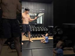 Sun Jin Woo teaches baby to walk