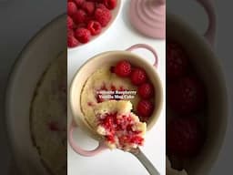 1-minute Raspberry Vanilla Mug Cake😍 #easydessert #easyrecipes #mugcake