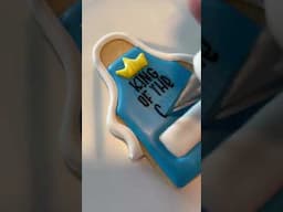 Decorate a King of the Grill Apron Cookie  #cookiedecorating #cookies #royalicing #fathersday #cake