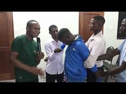 INASIKITISHA ANGALIA MATESO YA HUYU KIJANA (2)