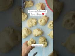 🍞 Sourdough Discard Burger Buns 🍞 📝 Ingredients: • 🥖 Sourdough Discard: ½ cup • 💧 Warm Water: ¾