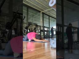 IT band (iliotibial band) Stretch #itband #itbandstretch #iliotibialband
