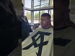 😱 ‘Canelo’ Álvarez se prepara para pelear contra Scull usando una mascarilla de oro de 24 kilates 🥊