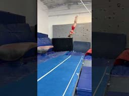 Let’s re-learn a skill🤸🏼 #gymnast #gymnastics #flip #training #vlog