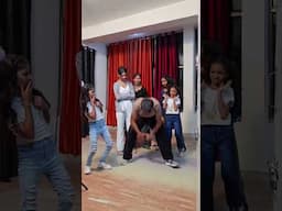 Nahi Baithal kera ke tham pa | Group Dance | Wait For End | #shorts #ytshorts