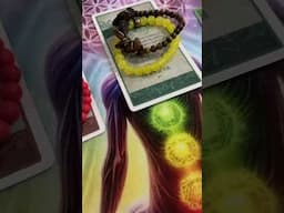 Dinheiro, Amor, Saúde: mensagem com tarô
