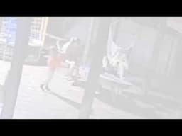 Un copil de doi ani și-a împușcat mortal mama cu arma tatălui său