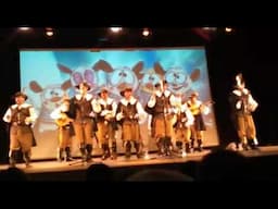 La comparsa Clandestina 2015: "Los caballeros"