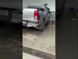 Hilux com pente na turbina Mano Coimbra