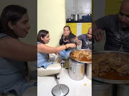 ये कहा से आये मेरा खाना खाने….👑❤️🍗 #chickenlegpiece #archana #indianfood #mukbang #food #shorts