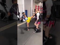 Muay Thai Tricks - BIG Head Kick Set Up with Wanchai Cooki Lokwichit