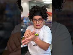 Crédito ou débito? Não. Vai ser em dinheiro #humor #comédia #shortsfeed #maikinhopereira