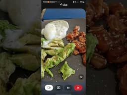 demander à Gemini d'évaluer une quantité de calories à partir de l'aperçu d'une assiette en direct