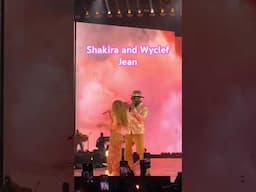 Shakira & Wyclef Jean singing “Hips Don’t Lie” at Metlife