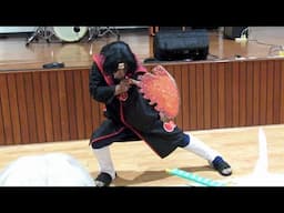Itachi Uchiha NARUTO Cosplay en el Otakuland 2025