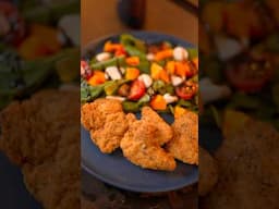 Filézinho Multigrãos e salada com redução de balsâmico e mel! #EmpanadosAurora #Frango #multigraos