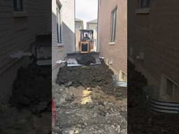 #dozer #bulldozer #pushing #tight #smooth #skills #heavyequipment #squeeze #grade #dirtwork #dirt
