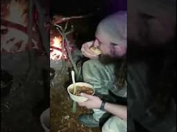 Bushcraft Shelter and Campfire Cooking, Survival Skills.