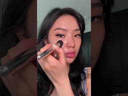 @maybellinenewyork  grippy serum because a girl wears her makeup for 12h+ on the daily 😌 ad