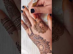 Navratri special easy mehndi design #navratrispecial #mehndi #mehndidesigns #mehndidesign #mehandi