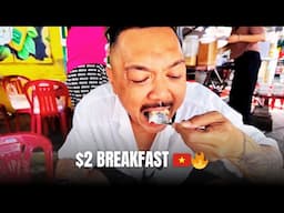 Vietnam’s $2 Street Food Breakfast Locals Swear By