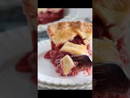 GLUTEN FREE Strawberry Rhubarb Pie is a GAMECHANGER