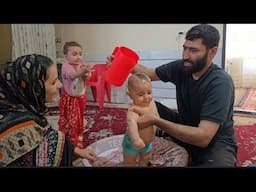 A documentary about Ziba's life: Siddiqah comes to help Ziba bake bread
