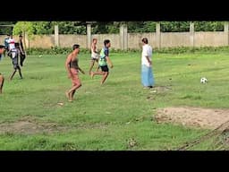 গ্রামের ফুটবল।  ভাষা না বুঝে ল্যাটিন আমেরিকান মনে করার কিছু নেই