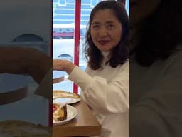 How This Japanese Pizza Shop Sells 30,000 Pizza's A DAY!!!
