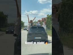 Svadbena kolona krenula po mladu! 🔥