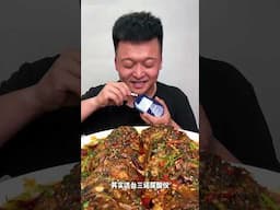 After a Month of Eating 18 Fish and 21 Turtles, My Gout Friends Rolling on the Ground Frightened Me