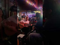 Sung my new song Old Phone with @NoahKahan in Nashville last week, what do you lot think?