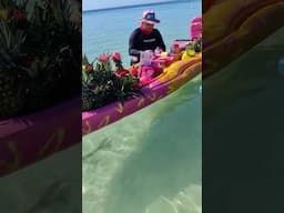 🍍🍹 Fun Floating Bar #roatan #honduras #travelvibes #caribbean #beautifulplaces