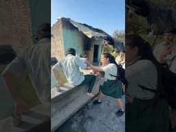 School Picnic Par Bhai Ko Maine Pani Mai Patak Diya 🤣 #school #picnic #minivlog #vlog #schoollife