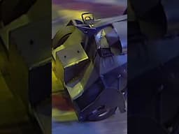 Razer feeding Growler #robotwars