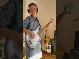 Susi plays 'I'm Coming Out' by Diana Ross #bassplayer #thomann