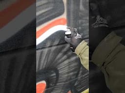 ⚫️🔴⚪️ Black filling, red background, white outline. My all time favourite colors for graffiti.