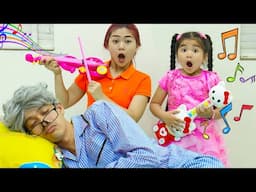 Suri vs Auntie with the  Grandpa's Sleeping Story for Kids