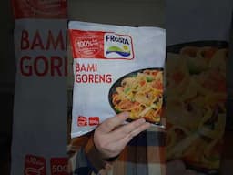 FRoSTA: Bami Goreng🥢🍽️#frosta #bamigoreng #fertiggericht #fertiggerichte #summeronshorts #foodtest