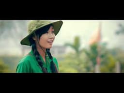 Để cho đỏ thắm màu cờ tự do. Để những tiếng cười vang khắp nơi từ ngày chiến thắng