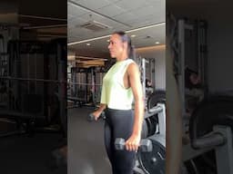 Sabia que o OMBRO é dividido em 3 partes?  💪😃#shapecomcarolneves #shapegym #ombros #shoulders