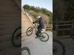 Stair set challenge on the mtb… #uphillflow