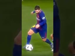 LEARN THIS SOCCER SKILL IN 20 SECONDS WITH THESE 2 EASY STEPS! #soccer #skills #soccerskills #shorts