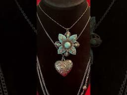 #vintagejewerly #mixingstyles #doublestatement