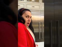 Pitbull surprises my mom 😂