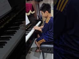 Sau một tuần luyện tập bé Minh Phát đã hoàn thành bài Arietta của Mozart.