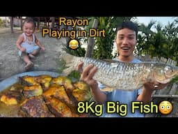 8 Kg Big Fish 😳 || Dinner With Fish Fry 😋 || Rayon Playing on Ground😂 || Village Life❤️