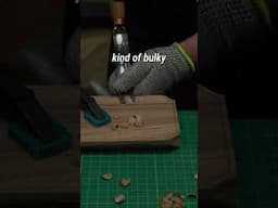 Gloves are overrated? Or is tape just a gimmick? What’s safer and comfier for carving? 🧤🩹#Carving