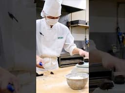 これは早い？遅い？パン職人のパン作り🍞#shorts #パン #asmr #asmrsounds #japanesefood #bread#shortfeed#entertainment