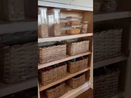 Get Your Kitchen Organized Before Summer Break! #designinspo #kitchenorganization #julieblanner